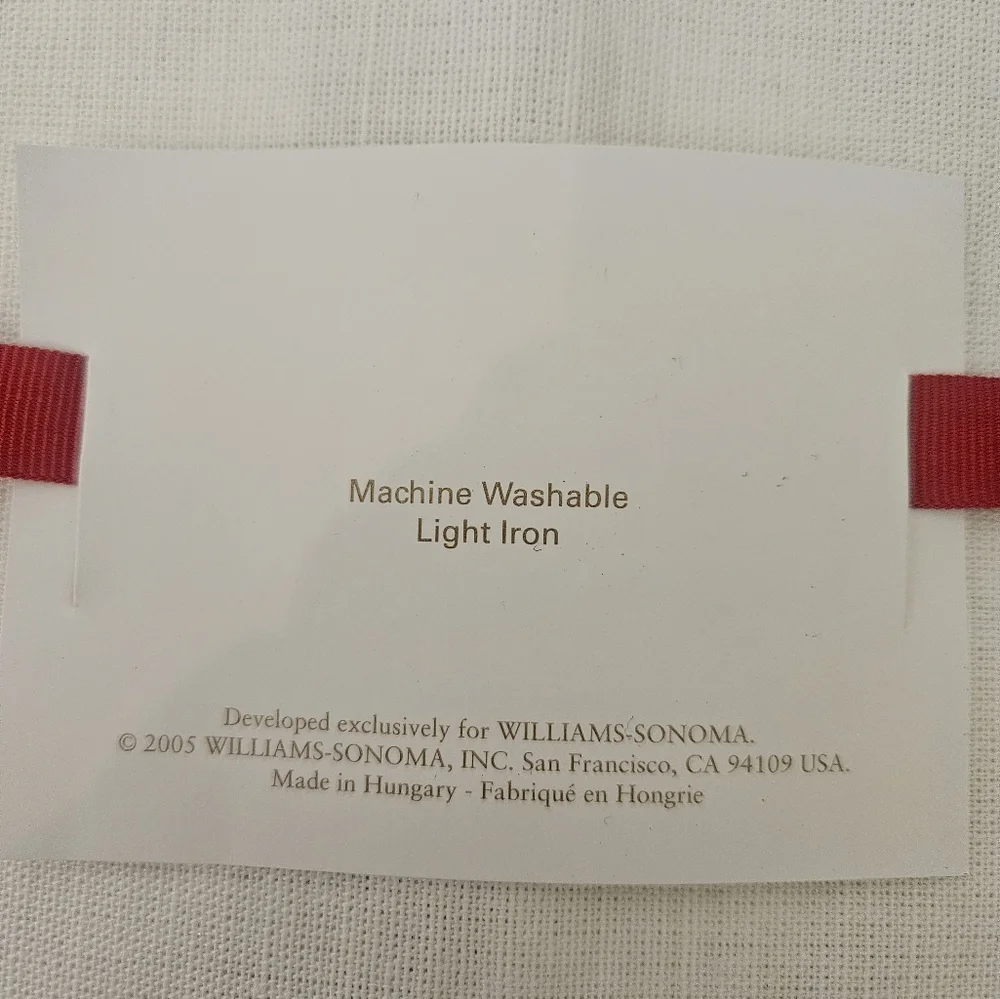 Williams Sonoma Red and White/cream Table Linen